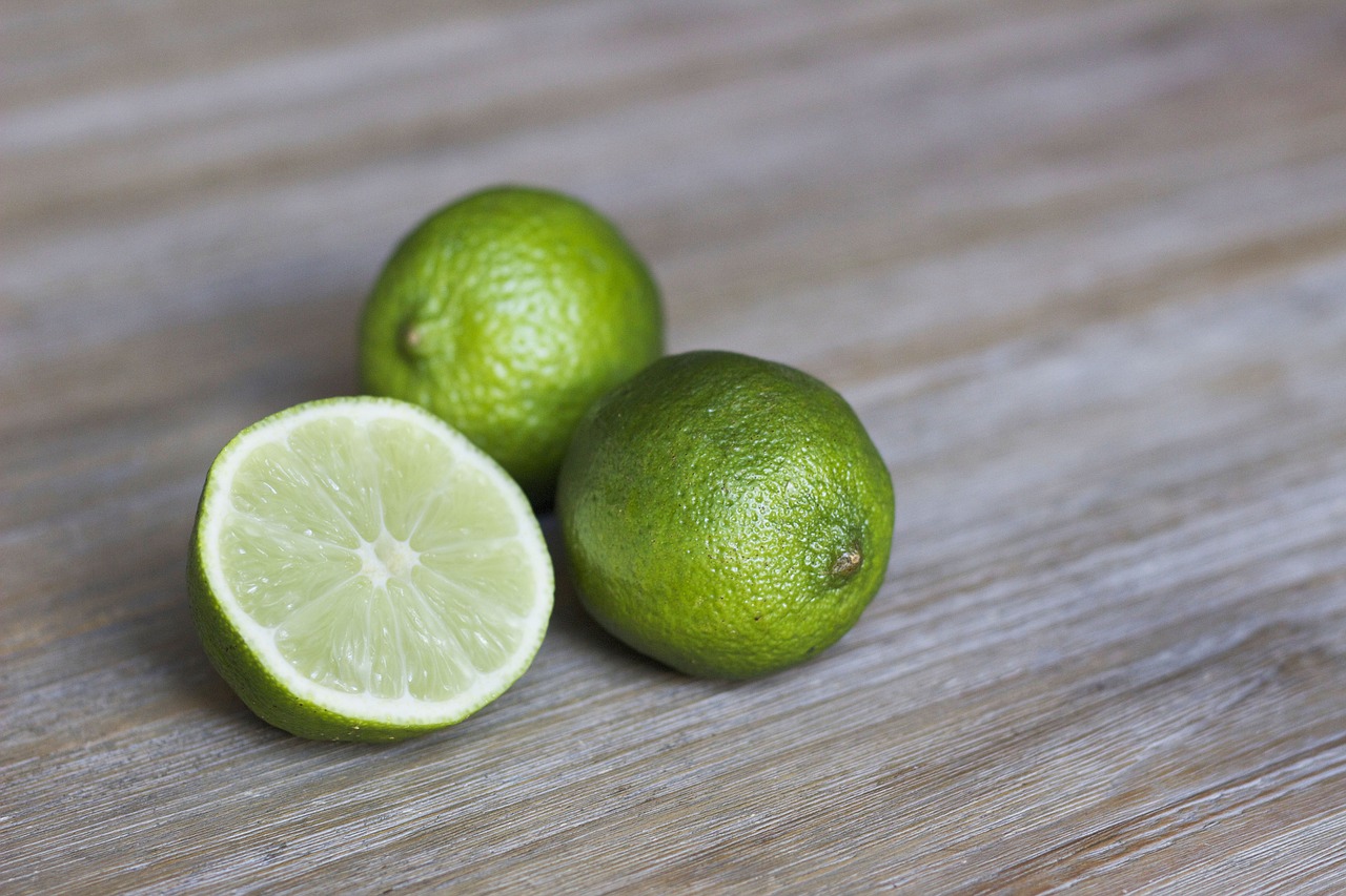 12 Best Health Benefits of Lime for Children 1 lime, green, wood